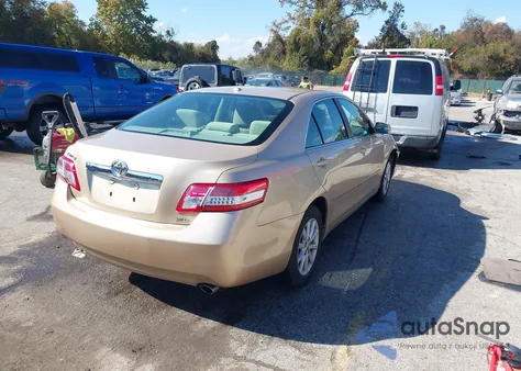 2010 Toyota Camry Xle z USA, uszkodzony, nr VIN 4T1BF3EK7AU535609